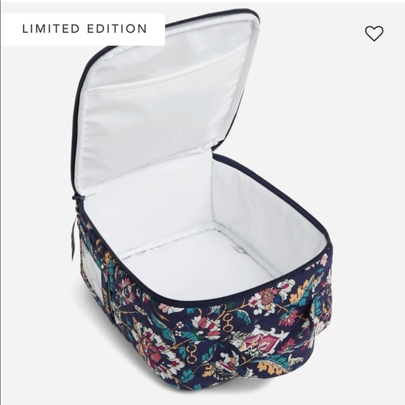 Vera Bradley Harry Potter Home To Hogwarts Quilted Zippered Lunchbox - Picture 5 of 16